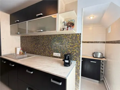 Apartament 3 camere 2 bai si balcon zona Turnisor - foto 7