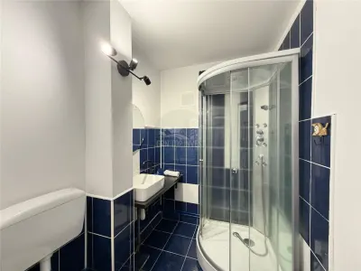 Apartament 3 camere 2 bai si balcon zona Turnisor - foto 9