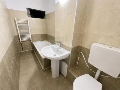 Apartament RENOVAT INTEGRAL 3 camere 2 bai balcon - Bdul Mihai Viteazu - foto 14