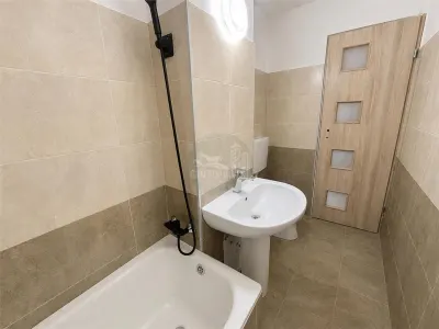 Apartament RENOVAT INTEGRAL 3 camere 2 bai balcon - Bdul Mihai Viteazu - foto 15