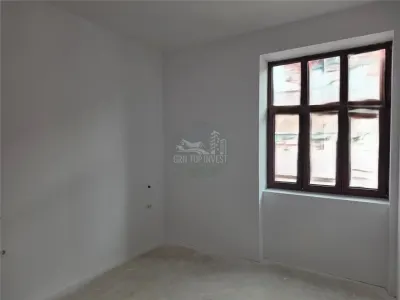 Apartament 3 camere 3 bai pivnita zona Centrala - foto 12