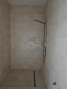 Apartament 3 camere 3 bai pivnita zona Centrala - foto 3