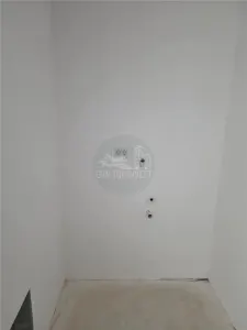 Apartament 3 camere 3 bai pivnita zona Centrala - foto 9