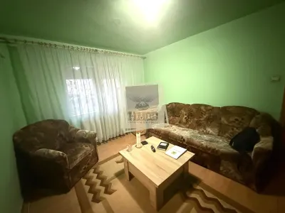 Apartament 3 camere etaj 1 in zona Vasile Aaron - foto 4