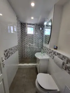 Apartament modern 2 camere balcon boxa zona Strand Termal - foto 14