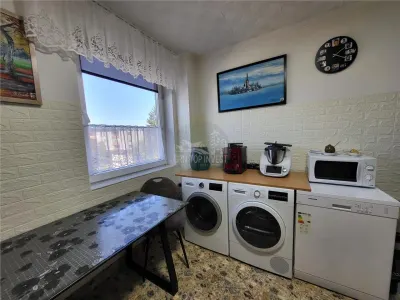 Apartament modern 2 camere balcon boxa zona Strand Termal - foto 6