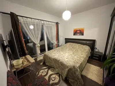 Apartament cu 3 camere si gradina de 40 mp pe Calea Cisnadiei - foto 2