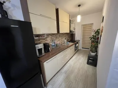 Apartament cu 3 camere si gradina de 40 mp pe Calea Cisnadiei - foto 8