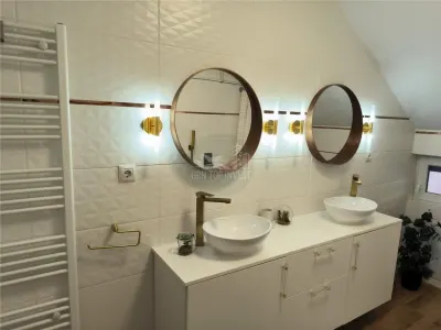 Casa individuala 5 camere 2 bai 475mp teren zona Sura Mare - foto 14