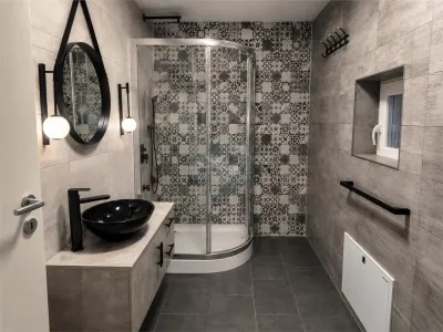 Casa individuala 5 camere 2 bai 475mp teren zona Sura Mare - foto 8