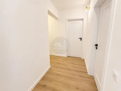 Apartament 3 camere decomandat 2 bai balcon pivnita zona Strand - foto 5
