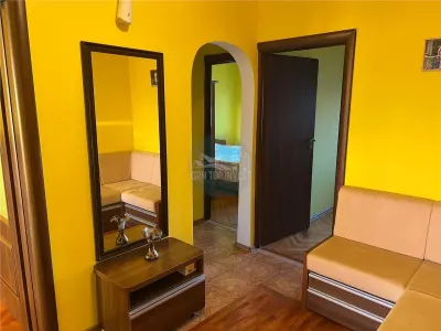 Apartament decomandat 3 camere etaj intermediar Vasile Aaron - foto 9