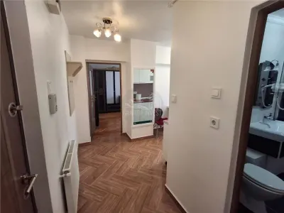 Apartament 2 camere decomandat zona Centrala - foto 5