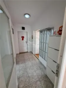 Garsoniera decomandata balcon pivnita zona Autogara Turnisor - foto 4