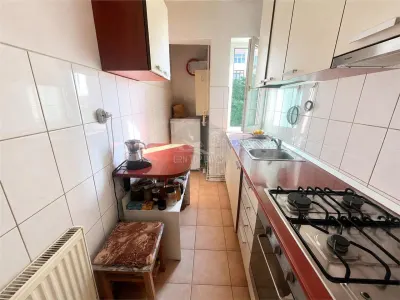 Apartament 2 camere etaj intermediar zona Vasile Aaron - foto 6