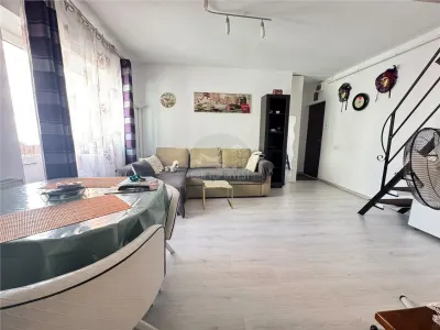 Apartament la mansarda cu 3 camere si balcon in Vasile Aaron - foto 2