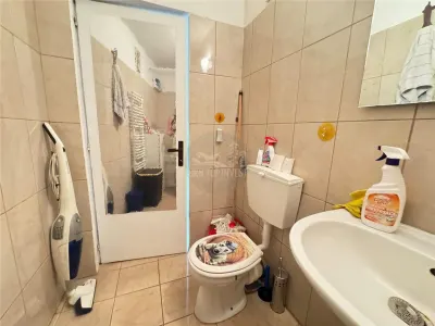 Apartament la mansarda cu 3 camere si balcon in Vasile Aaron - foto 13