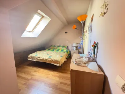 Apartament la mansarda cu 3 camere si balcon in Vasile Aaron - foto 16