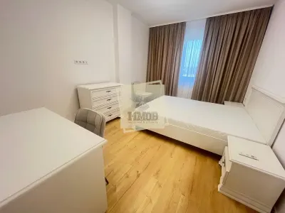 Apartament modern cu 3 camere si 2 bai in zona Centrala - foto 6