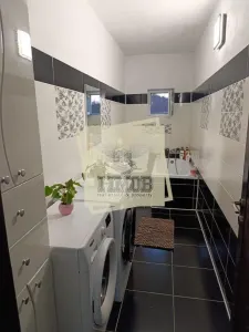 Apartament 3 camere in Cisnadie 100 mp utili si curte - foto 7
