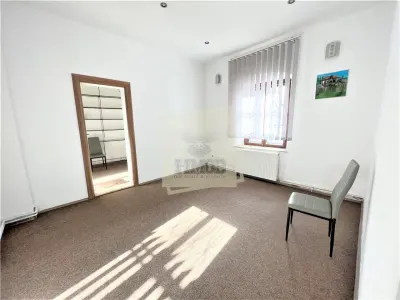 Spatiu de birouri cu 5 camere in zona centrala din Sibiu - foto 2