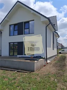 Casa Individuala cu 5 camere 3 bai  terasa  in Sura Mare - foto 2