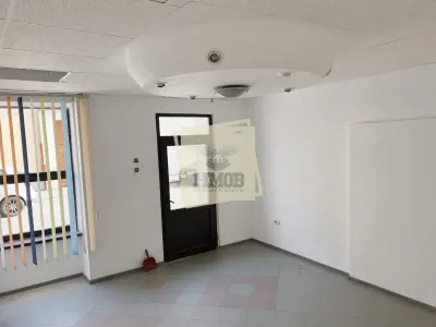 Spatiu comercial la strada 54 mp cu 2 camere zona Ultracentrala - foto 2