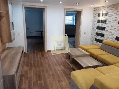 Casa cu 6 camere 2 bai si 650 mp teren in zona Calea Surii Mici - foto 3