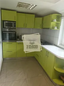 Casa cu 6 camere 2 bai si 650 mp teren in zona Calea Surii Mici - foto 4