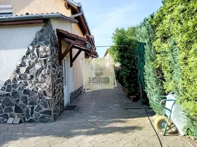 Casa 3 camere 2 bai teren de 400 mp | Garaj in zona Gusterita - foto 11