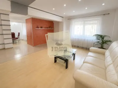Apartament 3 camere 2 balcoane etaj 1 - zona Centrala - Sibiu