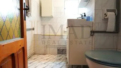 Apartament 3 camere decomandat – Etaj 2/4 – Zonă excelentă, aproape de Liceul Pedagogic. - foto 11