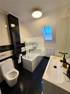 Apartament  4 camere 2 bai si loc parcare zona Kogalniceanu - foto 11