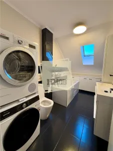 Apartament  4 camere 2 bai si loc parcare zona Kogalniceanu - foto 24