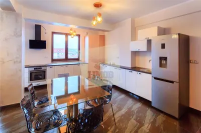 Penthouse de LUX cu 4 camere 320 mp terase 2 bai 2 parcari in Strand - foto 9