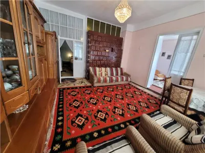 Casă Tradițională de Vânzare în Bucovina Sasca | 180 mp Utili | 6 Camere | 2.500 mp Teren | Beci din Piatră | Drum Asfaltat | Comision 0 - foto 19