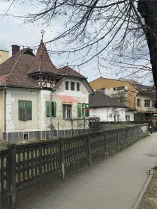 Casa Ultracentrala, zona Coroana de Aur - foto 2