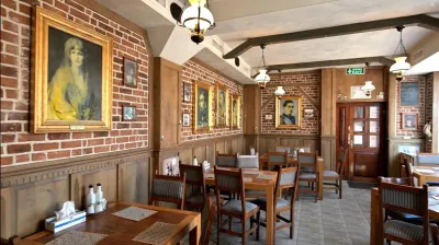 CLĂDIRE DE VÂNZARE ÎN ULTRACENTRAL SUCEAVA | 260 MP UTILI | DEMISOL + PARTER + 2 ETAJE | COMISION 0% - foto 10