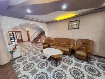 CASĂ PREMIUM CU TERASĂ ȘI MULT SPAȚIU | SUCEAVA | 499.000 Euro | 0% COMISION - foto 2