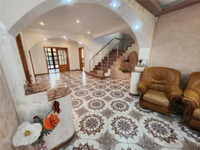 CASĂ PREMIUM CU TERASĂ ȘI MULT SPAȚIU | SUCEAVA | 499.000 Euro | 0% COMISION - foto 13