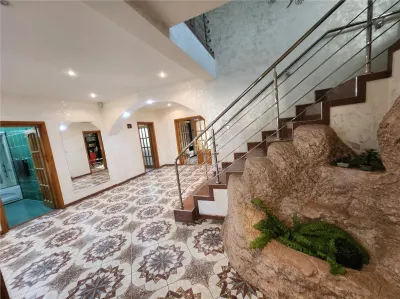 CASĂ PREMIUM CU TERASĂ ȘI MULT SPAȚIU | SUCEAVA | 499.000 Euro | 0% COMISION - foto 5