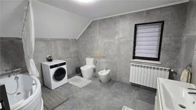 Casă Modernă de Vânzare în Mitocu Dragomirnei, Suceava | 144 mp Utili | Teren 1.000 mp | 3 Dormitoare | Șemineu | Mobilată | 220.000 euro | - foto 11