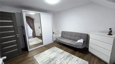 Casă Modernă de Vânzare în Mitocu Dragomirnei, Suceava | 144 mp Utili | Teren 1.000 mp | 3 Dormitoare | Șemineu | Mobilată | 220.000 euro | - foto 9