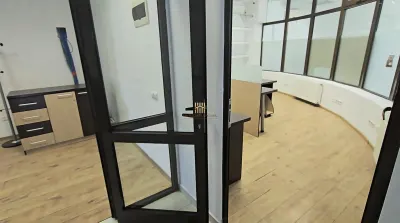 Spațiu de Birouri / Comercial 180 MP | Zona Metro Suceava | Parter Înalt | 4 Birouri | 395.000 Euro - foto 8