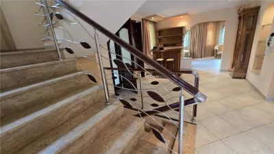 Casă de Lux în Suceava | 5 Dormitoare | 6 Băi | Wellness | 2 Garaje - foto 12