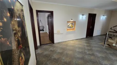 Casă de Lux în Suceava | 5 Dormitoare | 6 Băi | Wellness | 2 Garaje - foto 16