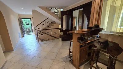 Casă de Lux în Suceava | 5 Dormitoare | 6 Băi | Wellness | 2 Garaje - foto 7