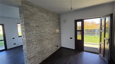 Casă Nouă de Vânzare în Mitocu Dragomirnei, Suceava | 6 Ari Teren | Pret 140500 euro | Comision 0 - foto 3