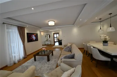 Casă de Lux în Suceava | 300 MP Utili | 5 Dormitoare | 5.000 MP Teren | Iaz | Panoramă | 880.000  Euro  | Comision 0 - foto 18