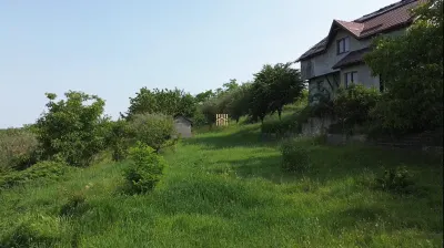 Teren 4800 mp cu Livada si Casa Nefinalizata - Adancata! - foto 3